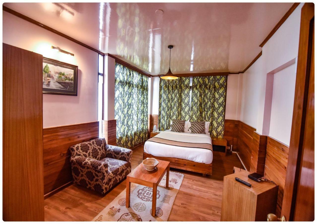 Cedar Inn Darjeeling  Eksteriør billede