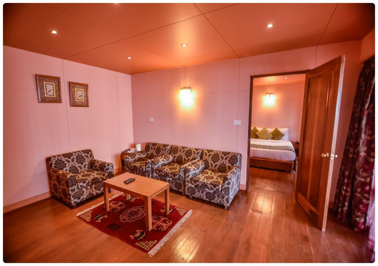 Cedar Inn Darjeeling  Eksteriør billede